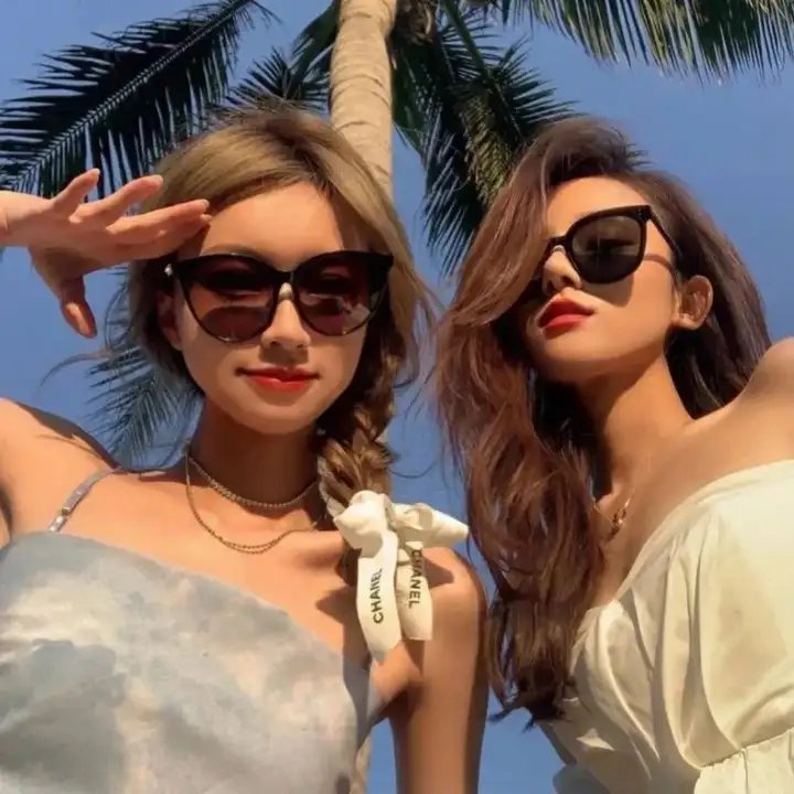 踏浪女人